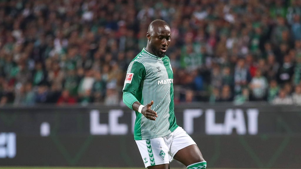 Bremens Spieler feiern nach dem Spiel.