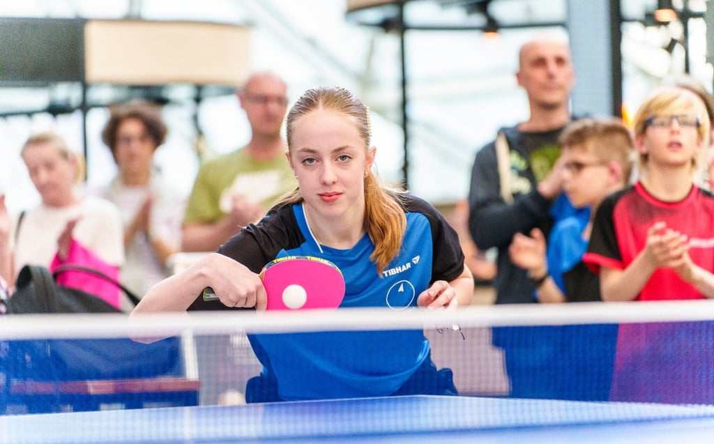 Josephina Neumann (13), TTC Berlin/Jugend-Nationalspielerin, in Aktion.