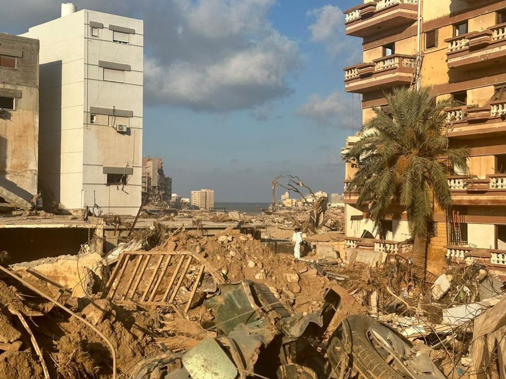 Nach der verheerenden Flutkatastrophe in Libyen zeichnet sich ein Bild der Zerstörung ab.