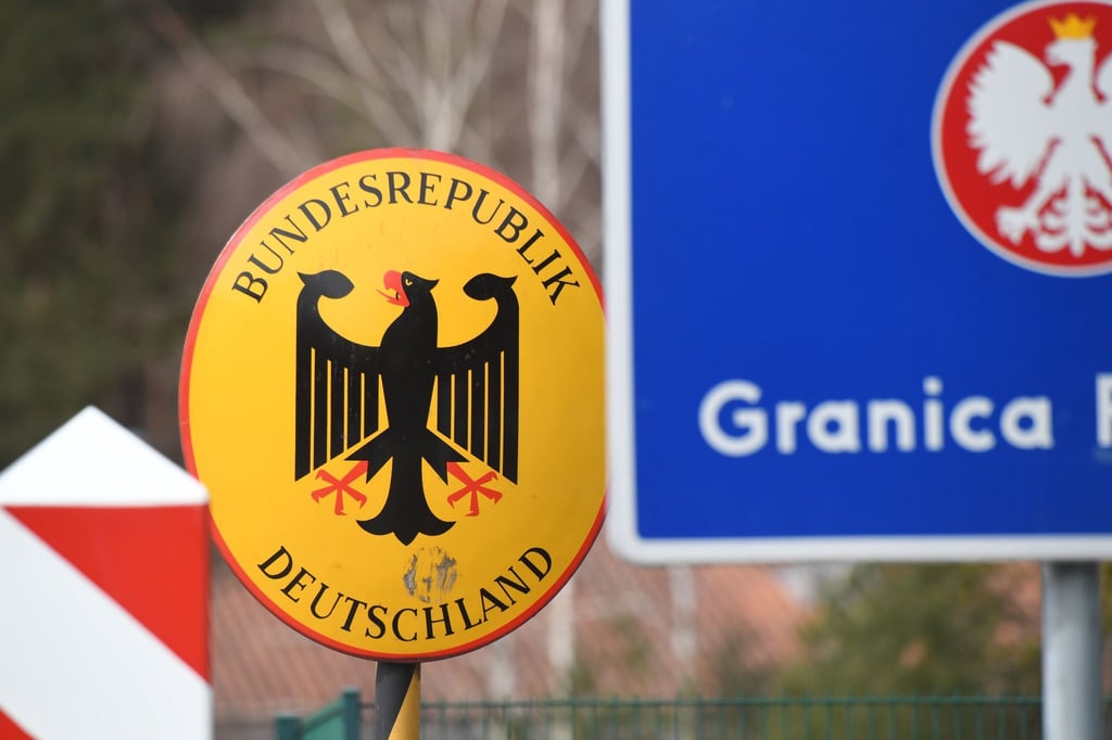 Kanzler Olaf Scholz (SPD) stellt mögliche zusätzliche Maßnahmen an der Grenze zu Polen in Aussicht.