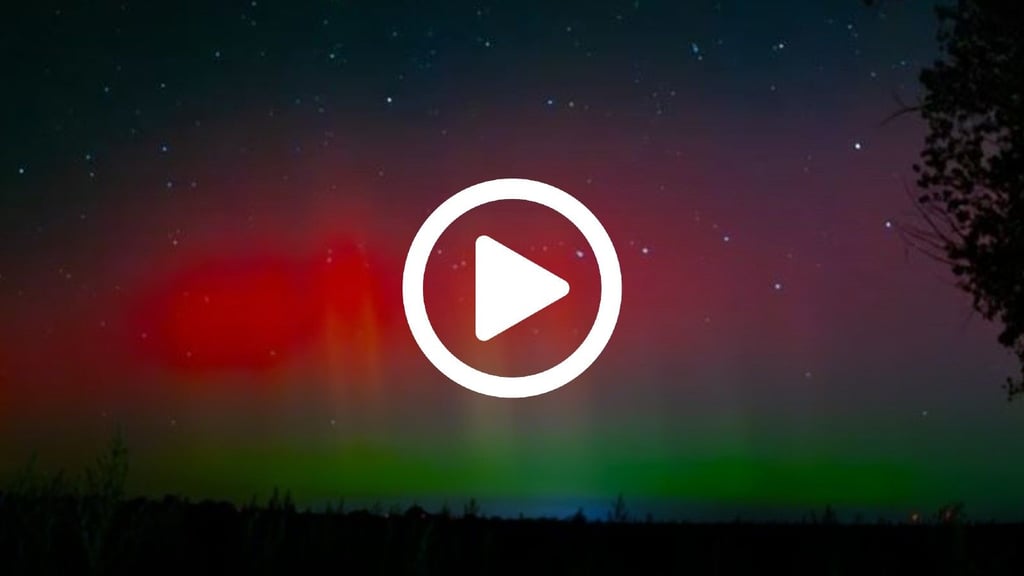 Polarlicht-Spektakel in Sachsen-Anhalt: Die Aurora Borealis zeigt sich am Himmel über Magdeburg. Foto: