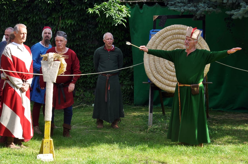 Die Sache ist entschieden: Richter Heinrich von Timmenrode verkündet das Gottesurteil beim Klostermythos in Wendhusen.