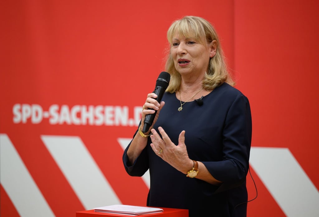 Sachsens Sozialministerin Petra Köpping spricht im Herbert-Wehner-Haus.