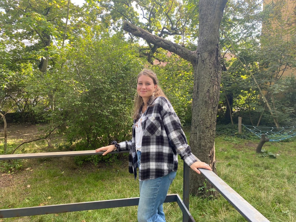 Nach dem Anschlag von Halle befasste sich Lisa Ebert mit der jüdischen Geschichte in der Stadt. Sie wohnt neben der Synagoge.