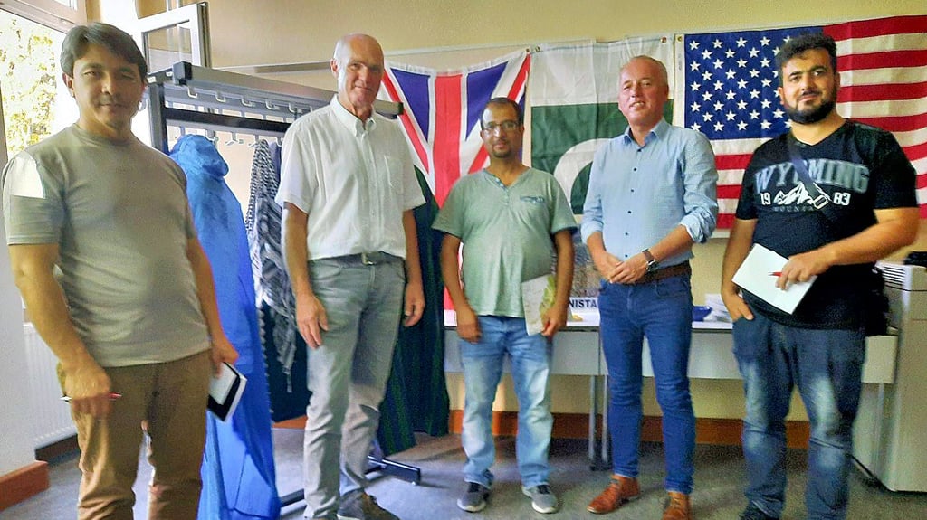 Ruhallah Rahimi, Gerald Stöter, Nael Rasteen, Rüdiger Erben und Khaled Hakimi (v.l.n.r.) kamen miteinander ins Gespräch.