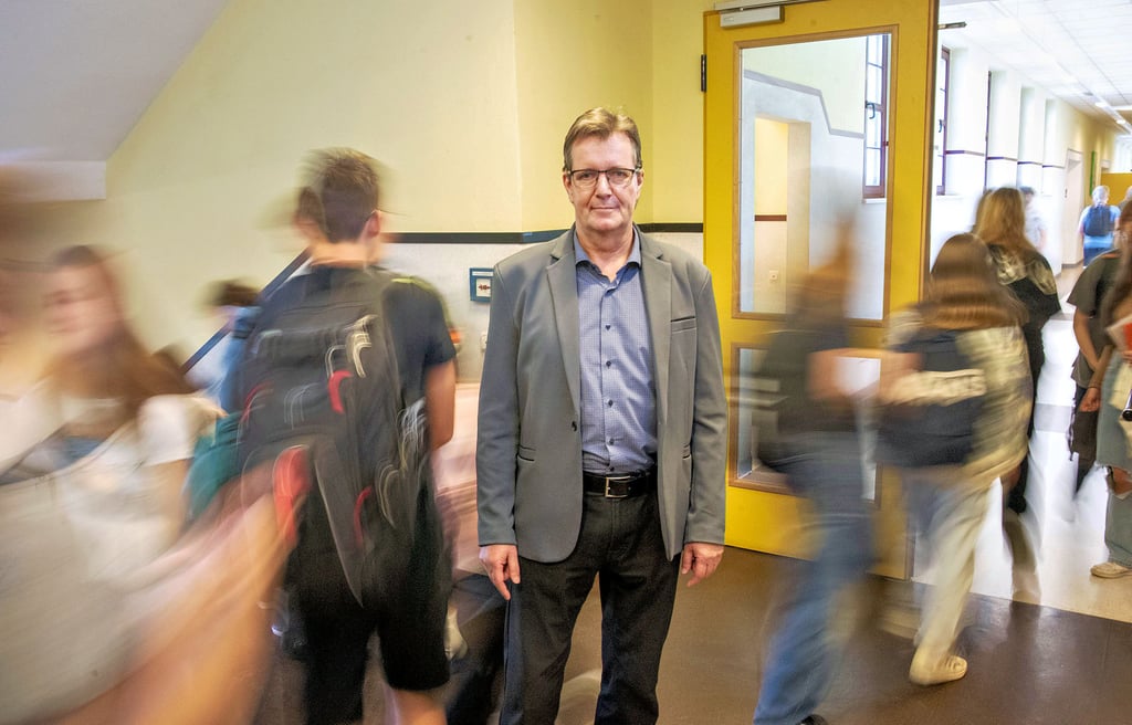 Die einzige Konstante ist die Veränderung, sagt Schulleiter Michael Teichert vom Walter-Gropius-Gymnasium Europaschule. Er wünscht sich, dass an den Schulen Ruhe einkehrt.