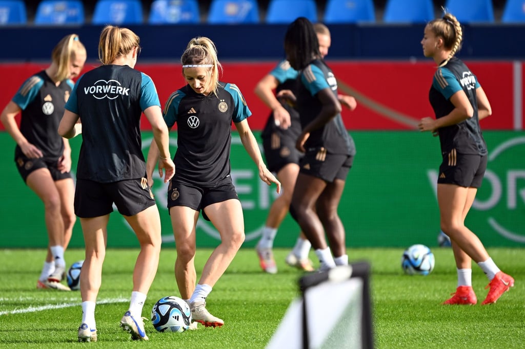 Vor dem Spiel gegen Island geben die DFB-Frauen beim Abschlusstraining alles.