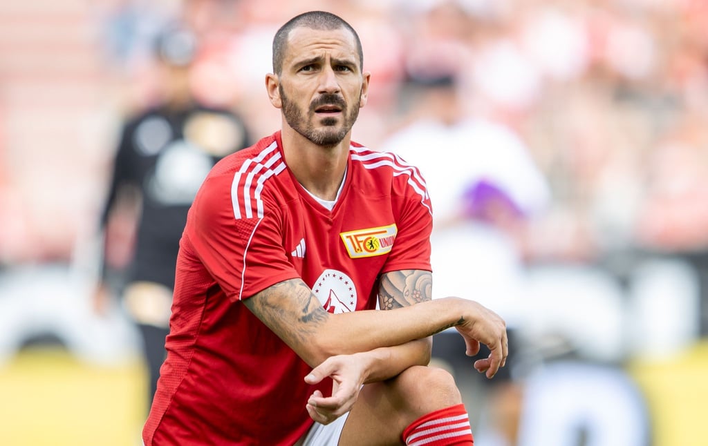 Leonardo Bonucci von Union Berlin wärmt sich auf.