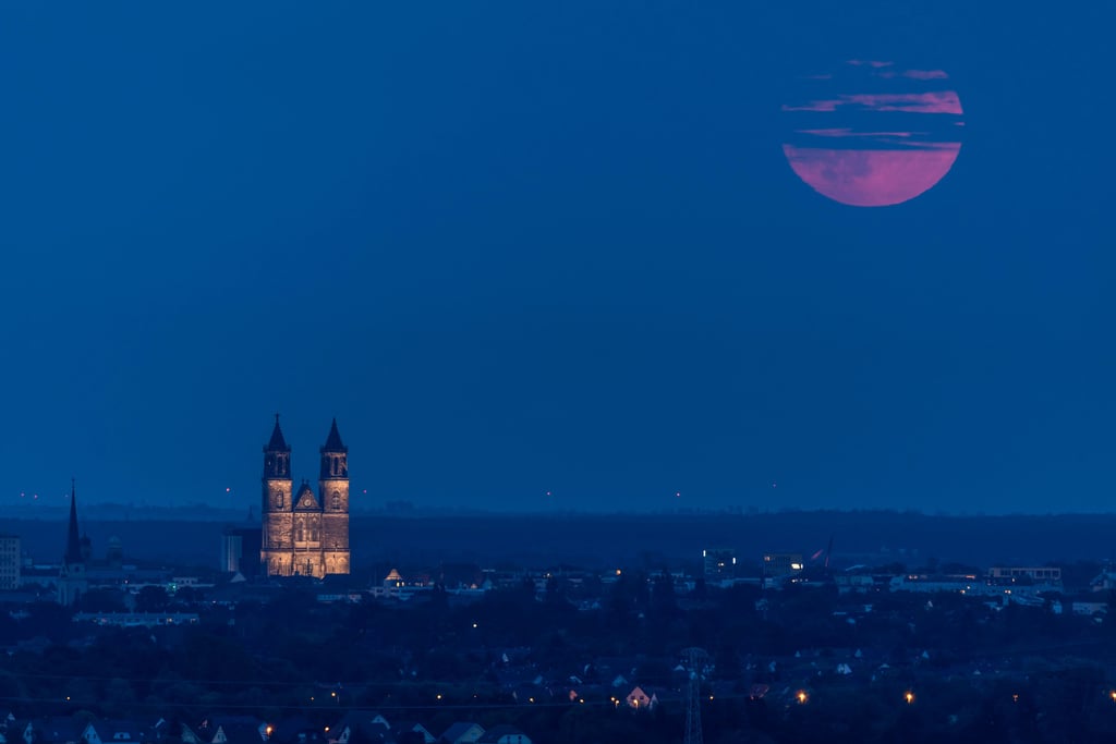 Der angestrahlte Magdeburger Dom samt Riesenmond. Die Magdeburger Kathedrale soll lichttechnisch neu in Szene gesetzt werden.