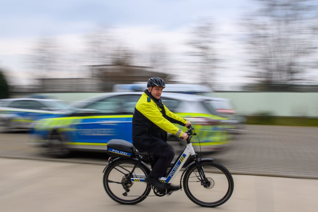 Auch die Polizei ist mit Pedelecs unterwegs. Das Polizeirevier Jerichower Land verfügt über zwei Modelle.