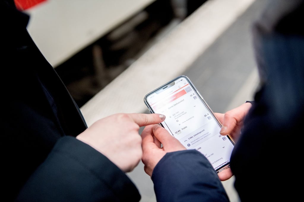 Seit einigen Tagen ist eine neue Version der Bahn-App DB-Navigator verfügbar, die einfacher und intuitiver zu nutzen sein soll.