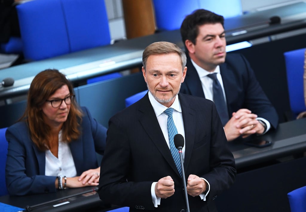 Bundesfinanzminister Christian Lindner will 2025 Bürgerinnen und Bürger mit dem Klimageld entlasten.