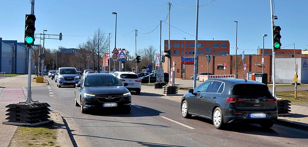 Viele hatten an der Friedrich-Ebert-Straße die provisorische Baustellenampel als große Erleichterung empfunden.