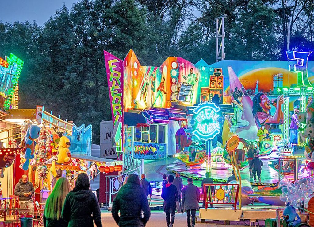 Auf der Vogelwiese lädt der Rummel wieder zu Gaudi.