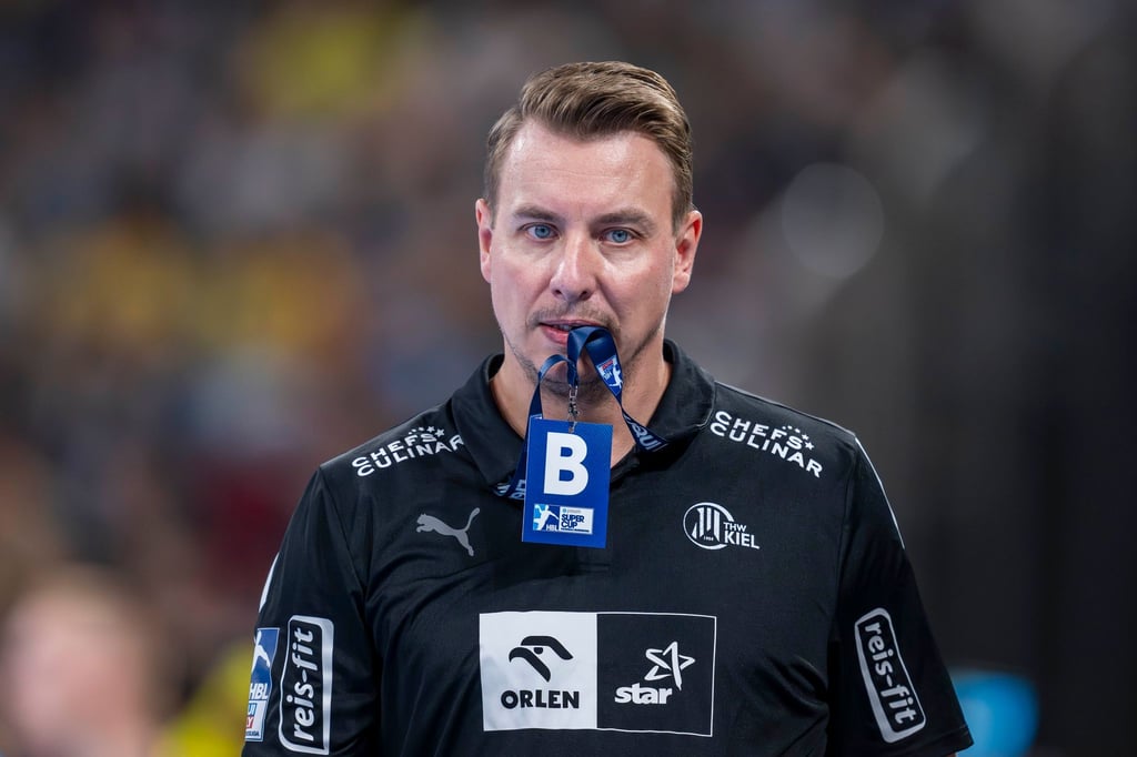 Trainer Filip Jicha und THW Kiel haben bei HC Eurofarm Pelister in Nordmazedonien gewonnen.