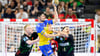 Magnus Saugstrup (l.) und Christian O'Sullivan (r.) könnten wie im Champions-League-Finale bei der Klub-WM erneut aus Alex Dujshebaev und KS Kielce treffen.
