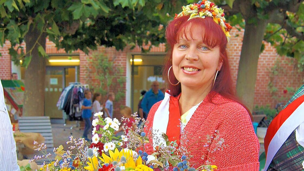 Cordelia Kaufmann wurde 2022 erneut zur Barleber Erntekönigin gewählt. Nun wird eine neue Hoheit gesucht.