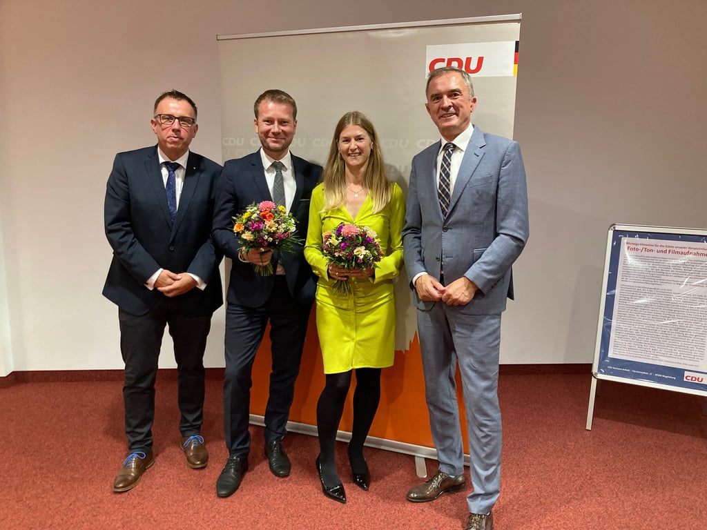 Nach dem CDU-Kreisparteitag hagelt es Kritik an Christoph Bernstiels Rede (zweiter von links).