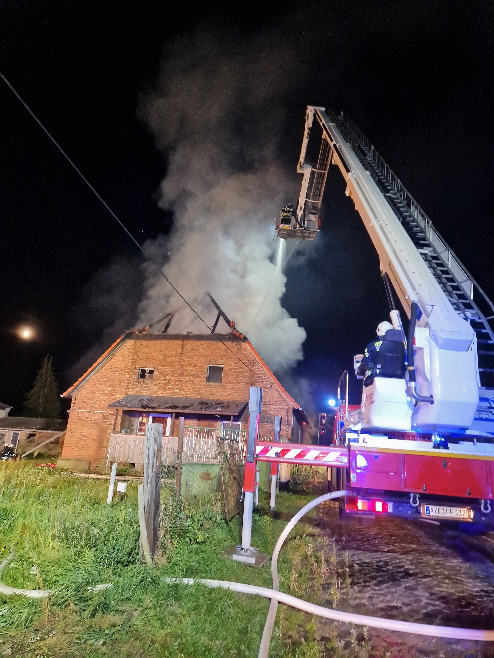Großeinsatz der Zerbster Feuerwehren: In Badetz bei Zerbst steht ein ...