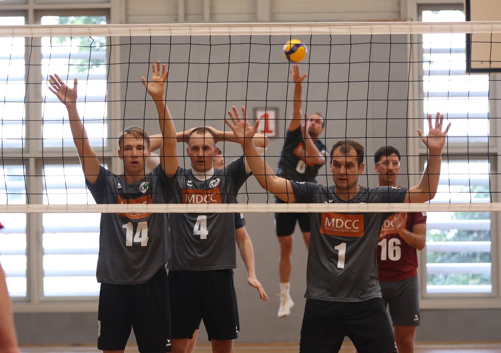 Volle Konzentration auf den nächsten Angriff des Gegner: Der USC um Paul Eisel (Nummer 1) startet mit einem Doppelspieltag in die neue Saison.