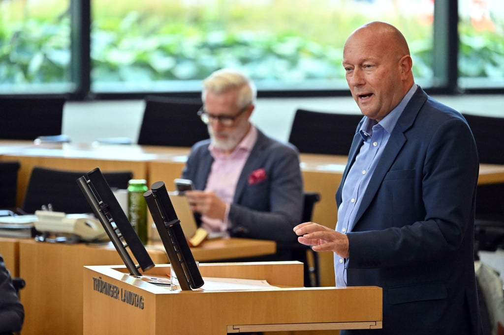 Thomas Kemmerich (FDP), Sprecher der FDP-Gruppe, spricht.