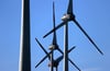 Im Windpark bei Biere will ein Investor sieben neue Windkraftanlagen errichten. Längst nicht alle Mitglieder im Gemeinderat Bördeland sind für das Vorhaben zu begeistern. 