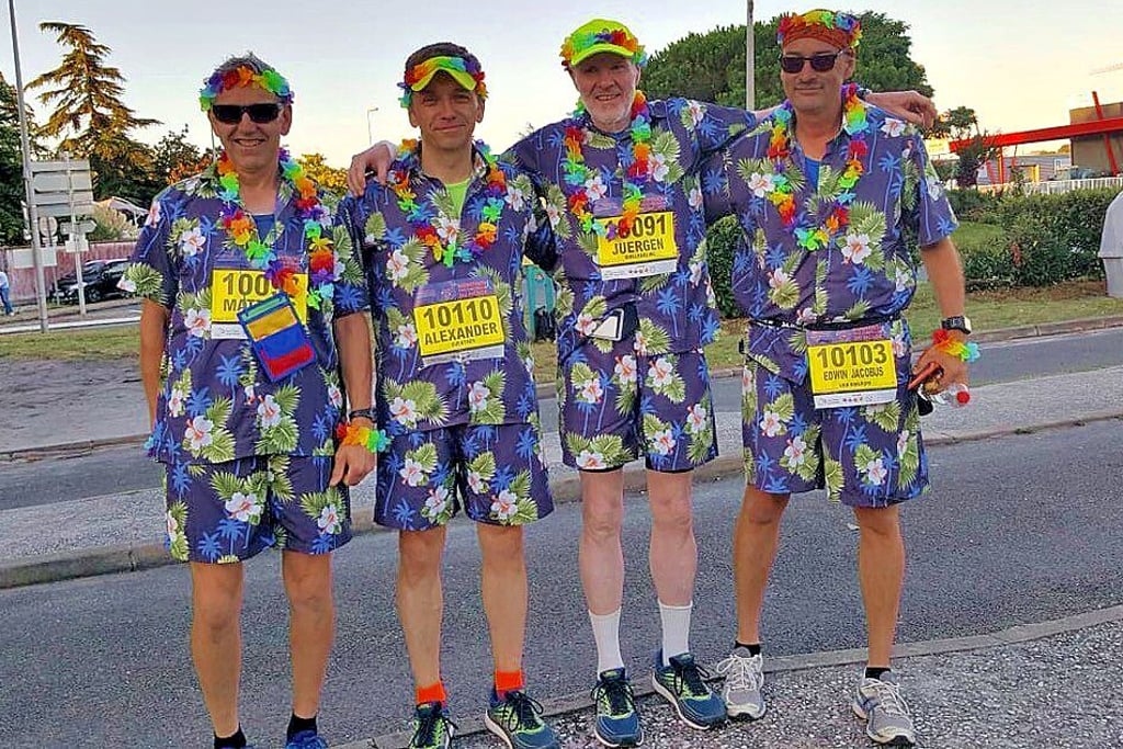 Der Médoc-Lauf in Südfrankreich ist etwas ganz Besonderes. Der Marathon führt nicht nur durch die Weinbaugebiete und zu den Chàteaus, wo unerwegs Weine verkostet werden können. Die Läufer werden dazu animiert, in Kostümen zu starten.