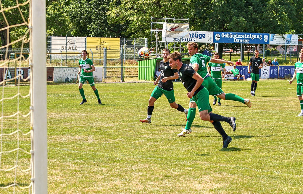 Der FC Grün-Weiß Piesteritz - hier beim 5:0-Erfolg gegen Meister Ilsenburg - sorgt seit Ende der vergangenen Saison für viel Furore.