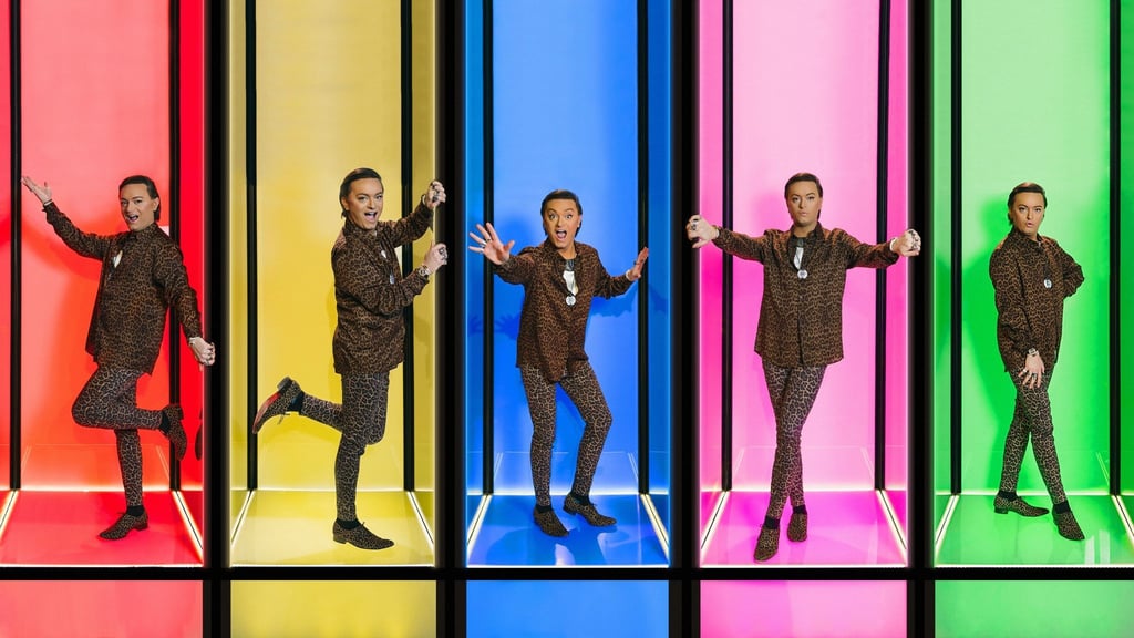 Moderator Julian F. M. Stoeckel wirbt für die Nackt-Dating-Show „Naked Attraction“.