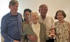 Margarete Butter feiert ihren 100. Geburtstag mit ihrem Sohn Andreas (l.), Schwiegertochter Beate Nowak (r.) sowie Yvonne und Axel Kröning.