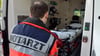 Die Rettungswache in Seehausen ist Opfer eines Angriffs von einem 26-Jährigen geworden. Dort wurden drei Rettungsfahrzeuge demoliert und ein Mann mit Pfefferspray im Gesicht verletzt. Symbolbild: