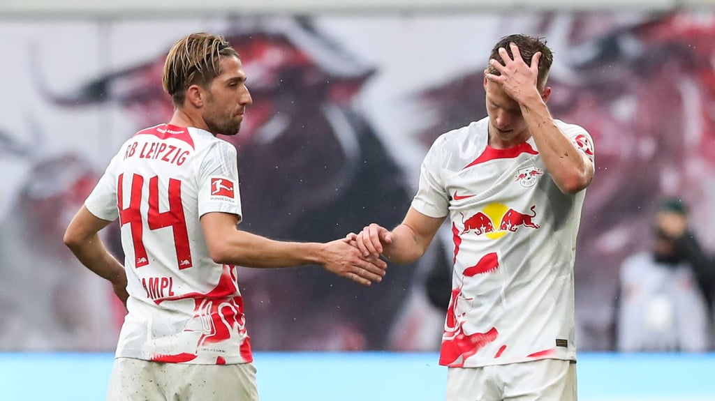 RB Leipzigs Spieler Kevin Kampl und Dani Olmo