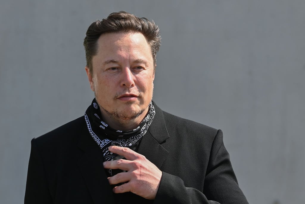 Elon Musk lieferte sich mit dem Auswärtigen Amt eine Auseinandersetzung über die deutsche Hilfe für Migranten im Mittelmeer.