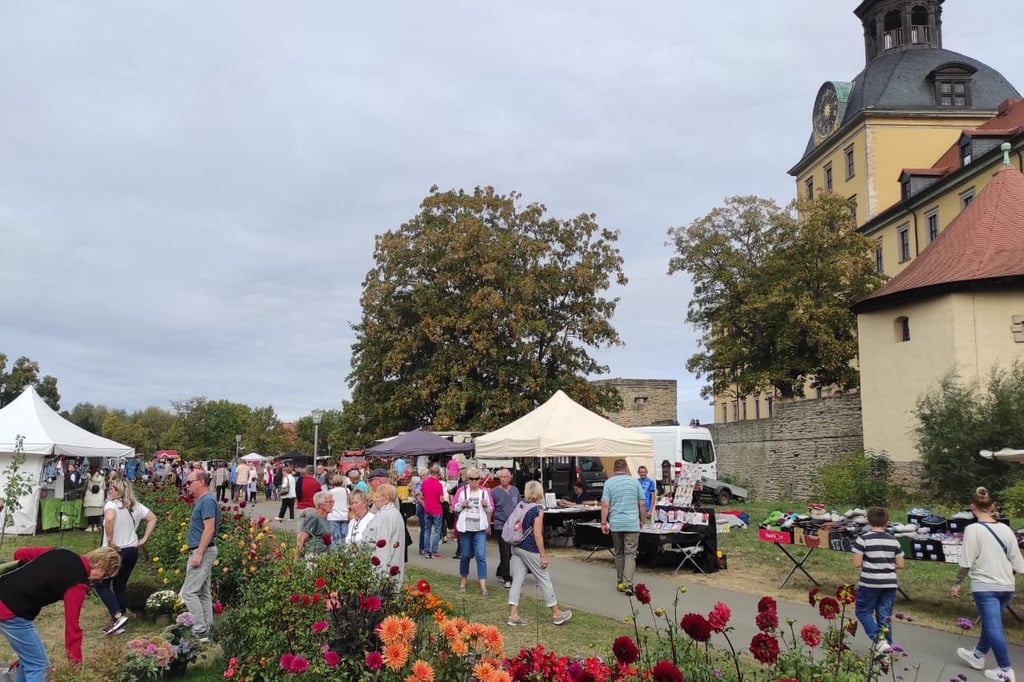 An diesem Sonntag findet im Schlosspark Moritzburg in Zeitz der Herbstmarkt statt.