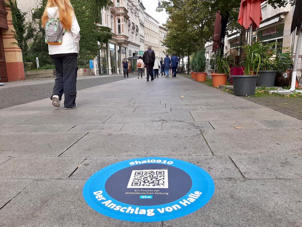 Der Aufkleber für den sechsten Serienteil ist auf dem oberen Boulevard zu finden.