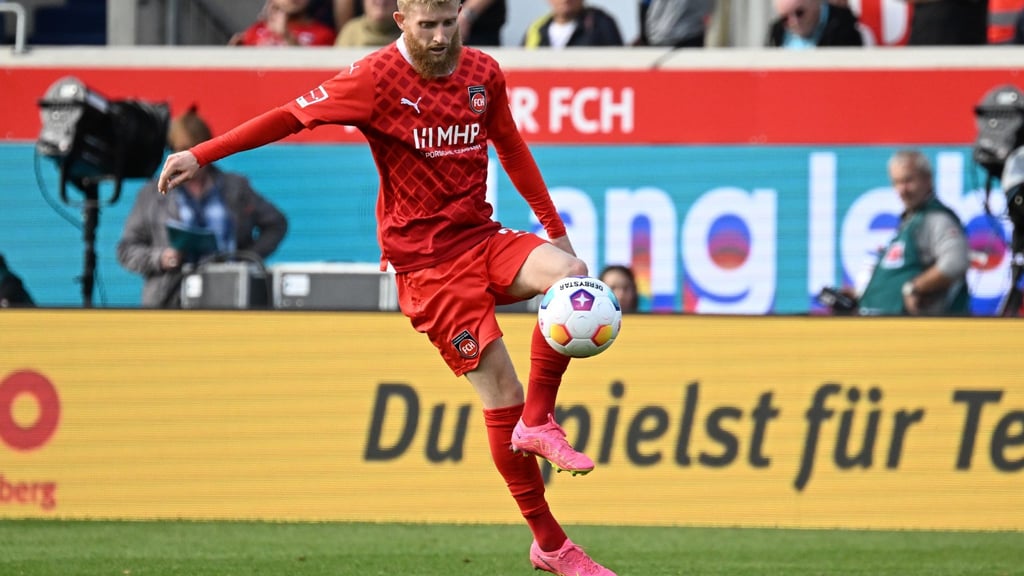 Heidenheims Jan-Niklas Beste in Aktion.