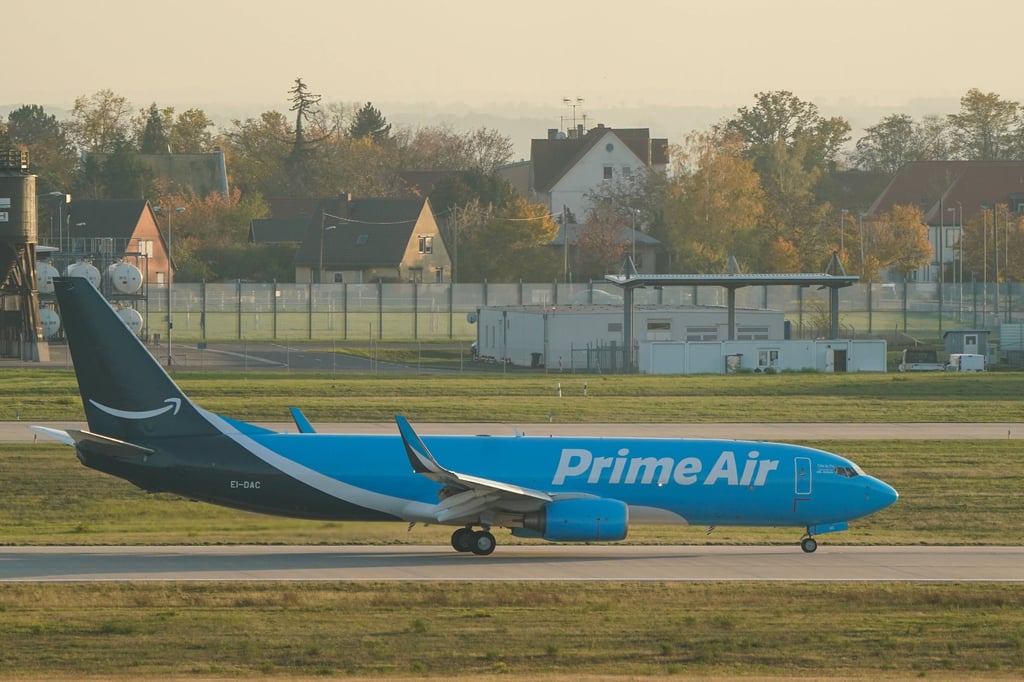 Amazon lässt rund 30 Flugzeuge pro Woche in Leipzig/Halle starten und landen.
