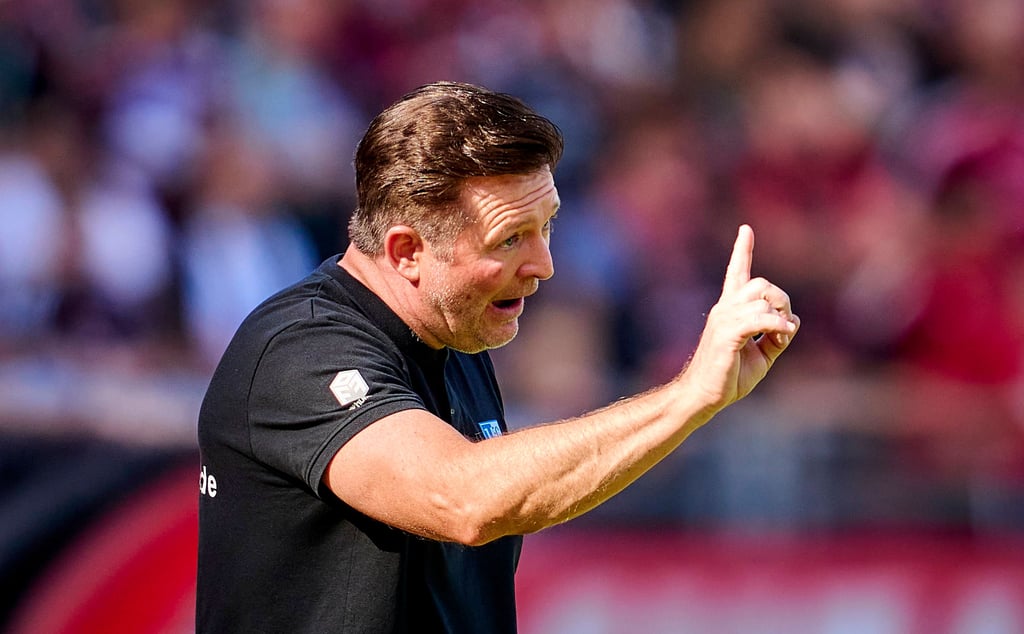 Diese Gestik und Mimik von Trainer Christian Titz beschreibt den gebrauchten Nachmittag aus Sicht des 1. FC Magdeburg. Der 1. FC Nürnberg wiederum gewann im überhaupt erst dritten Ligaspiel gegen den FCM erstmalig.