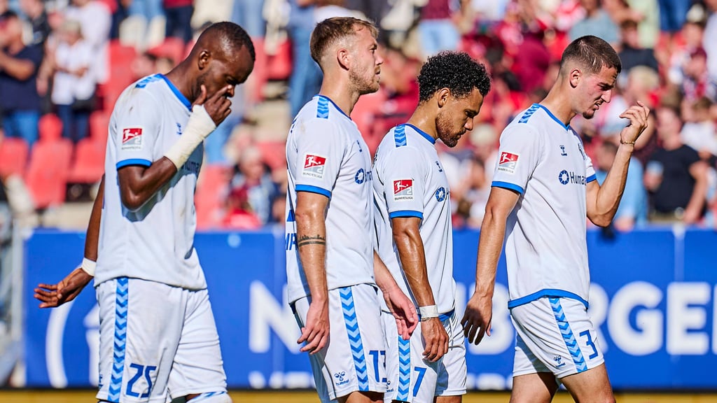 Die Spieler vom 1. FC Magdeburg nach der 0:1-Niederlage gegen den 1. FC Nürnberg.