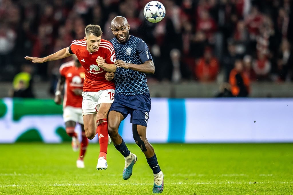Berlins Janik Haberer (l) kämpft gegen Al-Musrati von SC Braga um den Ball.
