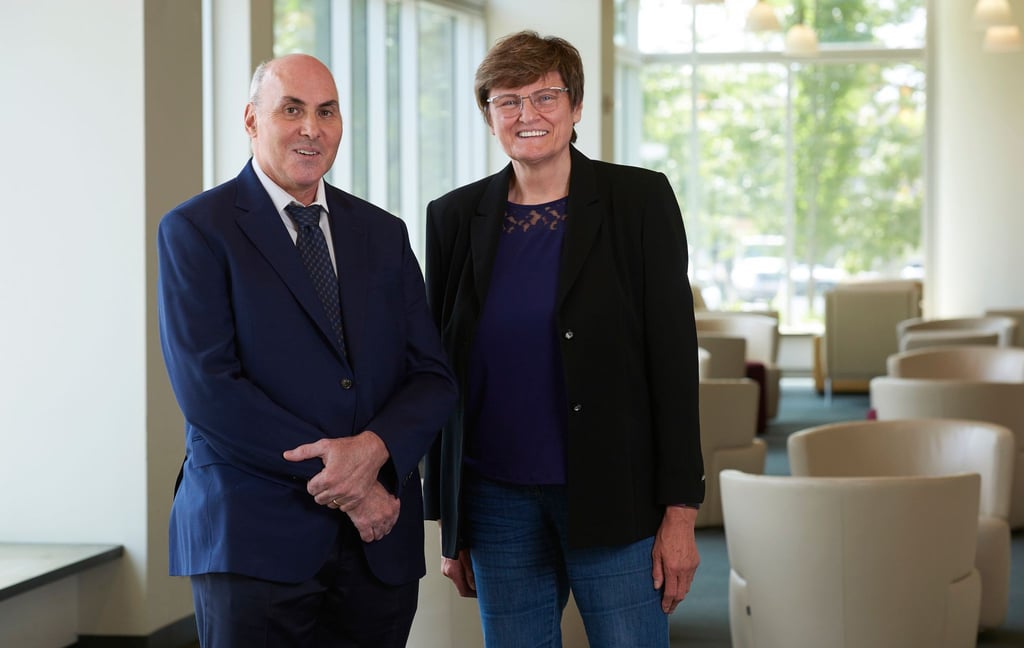 Der Nobelpreis für Medizin geht in diesem Jahr an Katalin Karikó und Drew Weissman für Grundlagen zur Entwicklung von mRNA-Impfstoffen gegen Covid-19.