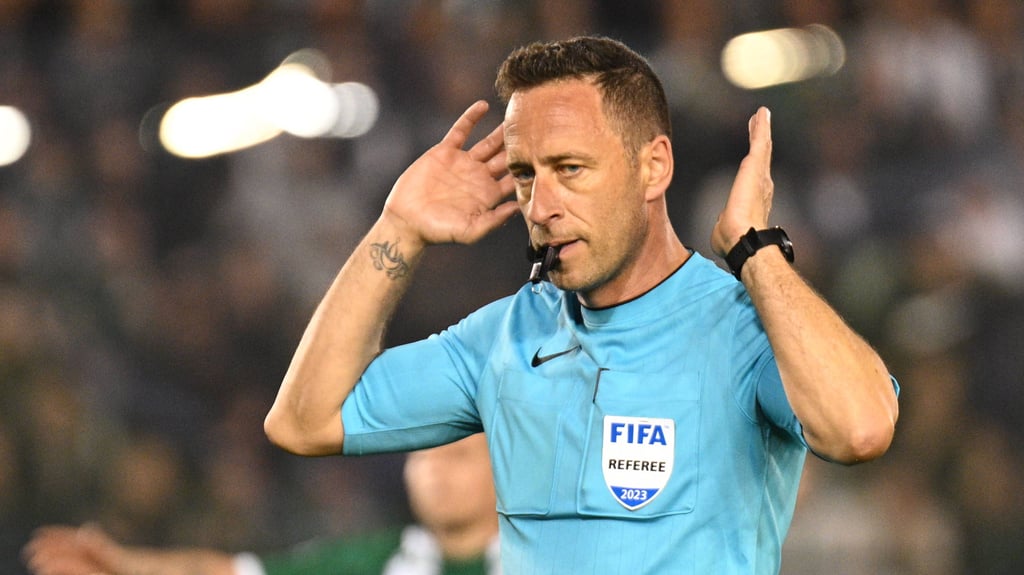 Schiedsrichter Artur Dias pfeift RB Leipzig zum dritten Mal,