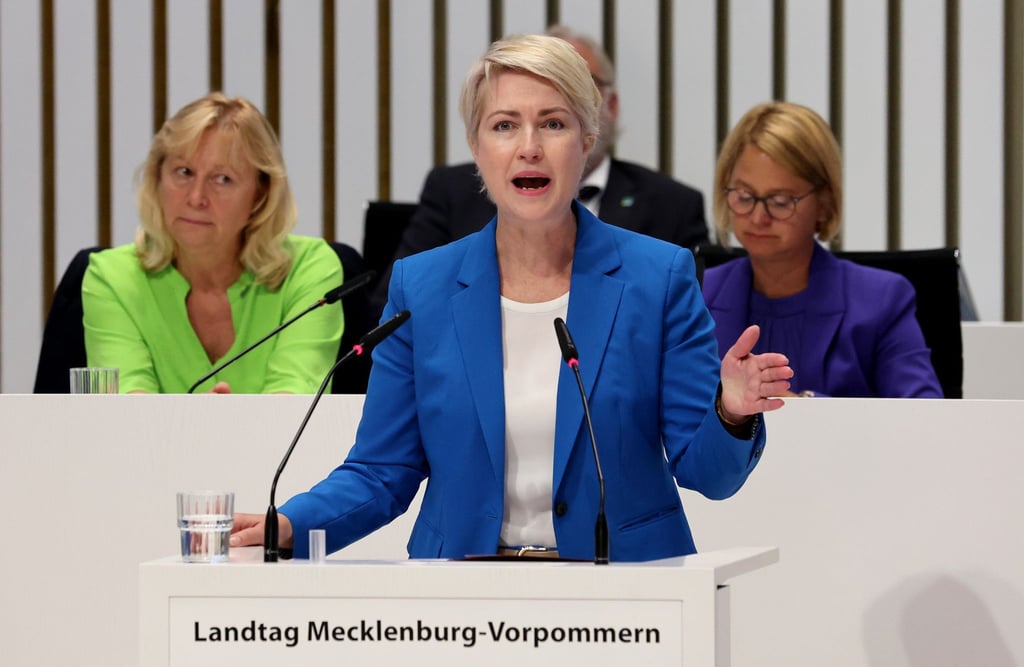 Mecklenburg-Vorpommerns Ministerpräsidentin Manuela Schwesig spricht in Schwerin.