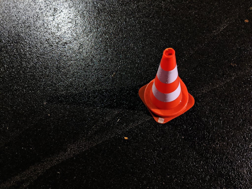 Auf der Bundesstraße B189 ist es bei Stendal am Mittwochmorgen zu einem schweren Unfall mit zwei Fahrzeugen und zwei Schwerverletzten gekommen. Die Straße war stundenlang gesperrt. Symbolbild: