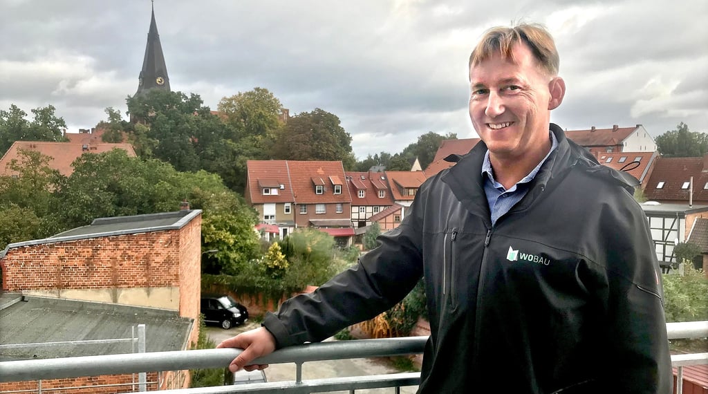 Die Wobau um ihren Geschäftsführer Christian Märtens hat einen Wohnkomplex in der Innenstadt von Salzwedel modernisiert.