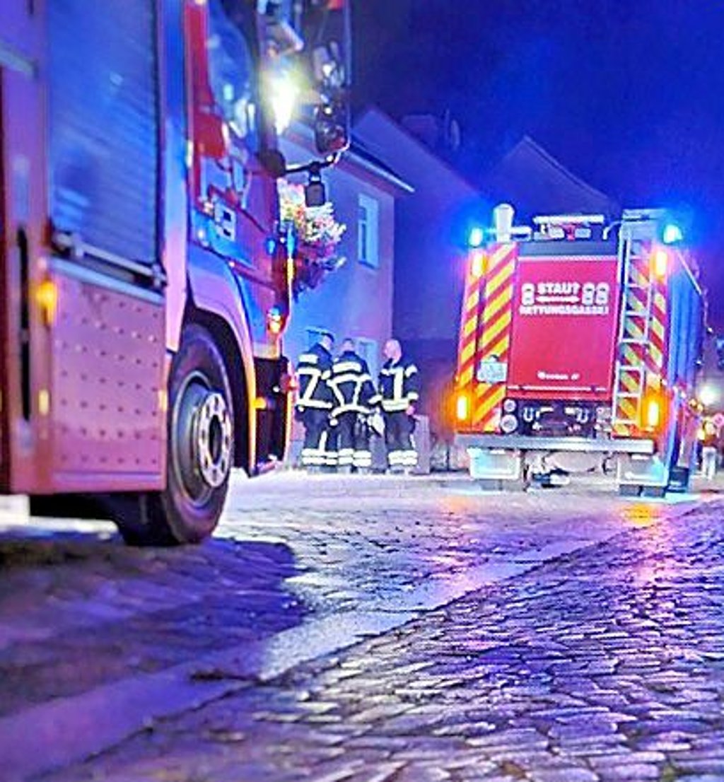Zu einem Einsatz im Bereich Zerbster Straße/Deichstraße ist die Burger Feuerwehr ausgerückt.