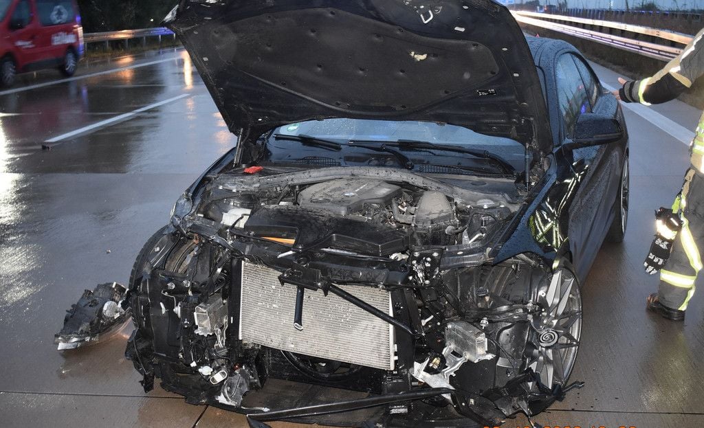 Bei dem Unfall auf der A9 bei Zorbau wurde der Fahrer verletzt.