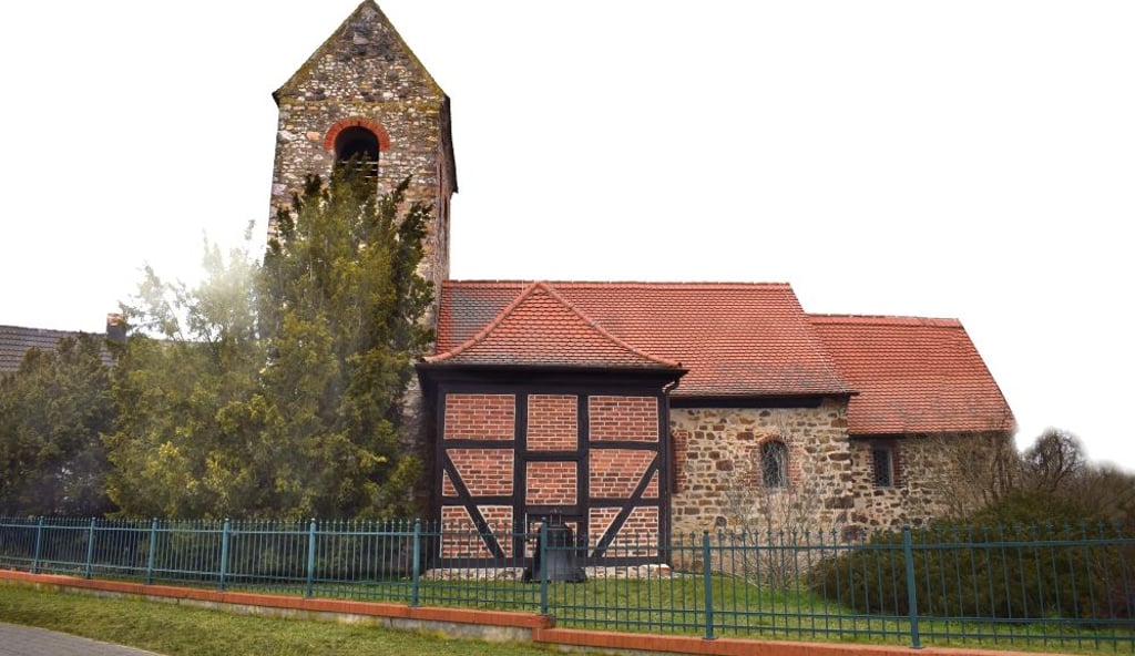 Vor mehr als 100 Jahren war vorgeschlagen worden, die (frühere) Eingangshalle durch ein Seitenschiff zu ersetzen und die Kirche um 80 Sitzplätze zu vergrößern.
