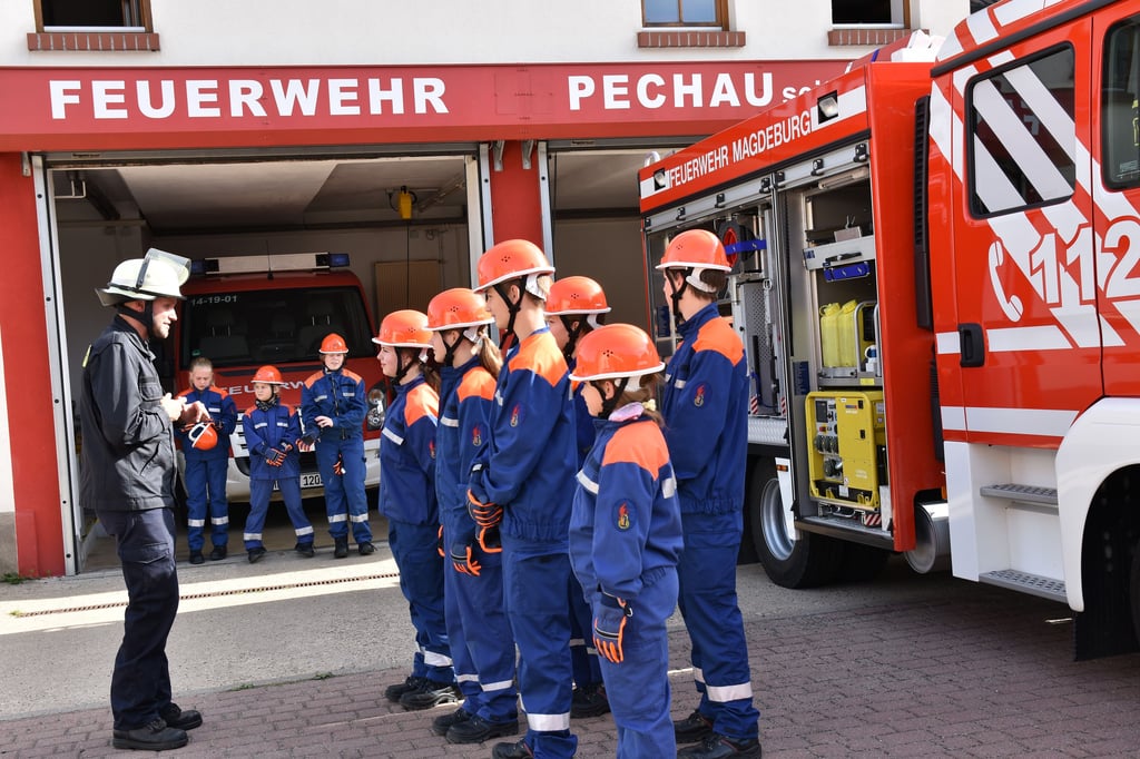 Jugendwart Benjamin Müller leitete die jungen Einsatzkräfte in spe an.