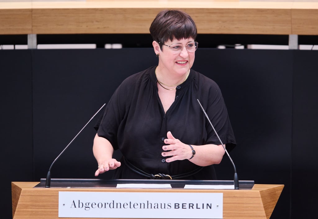 Franziska Becker (SPD) spricht in der Plenarsitzung im Berliner Abgeordnetenhaus.